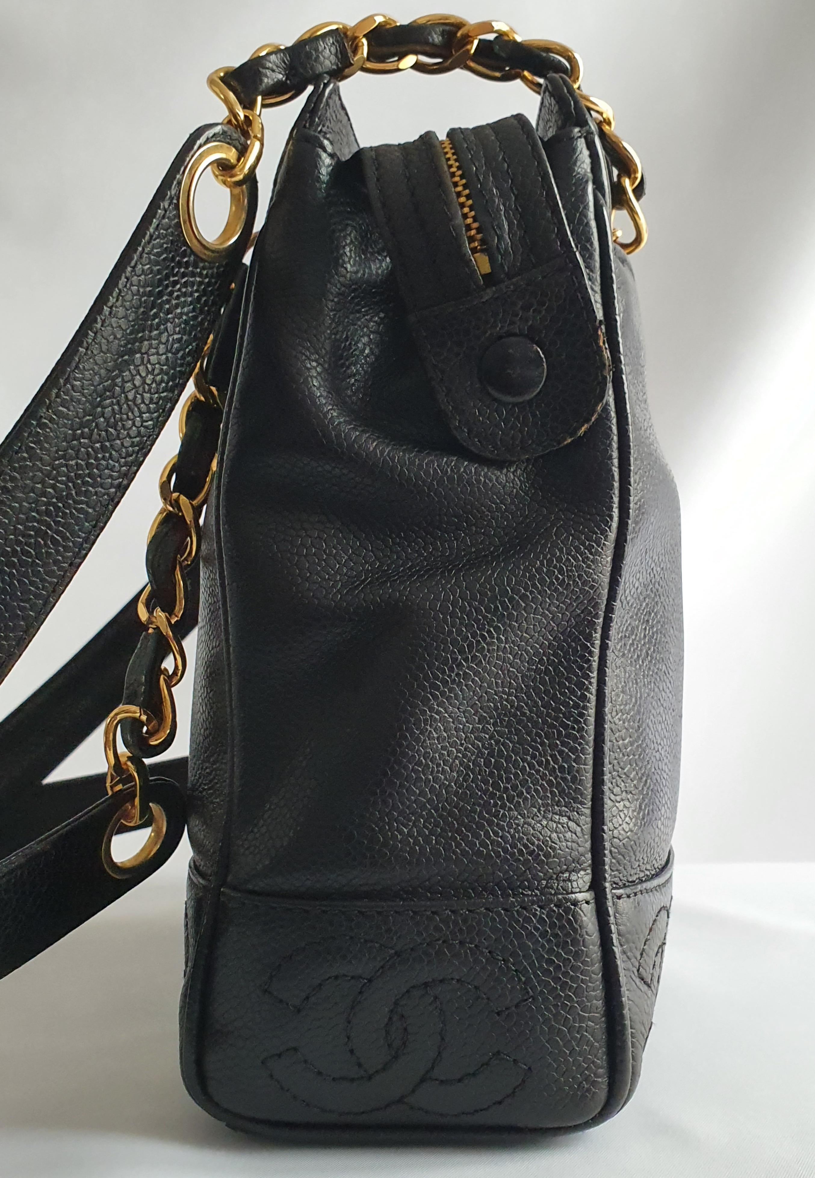 Chanel Vintage in black leather 2