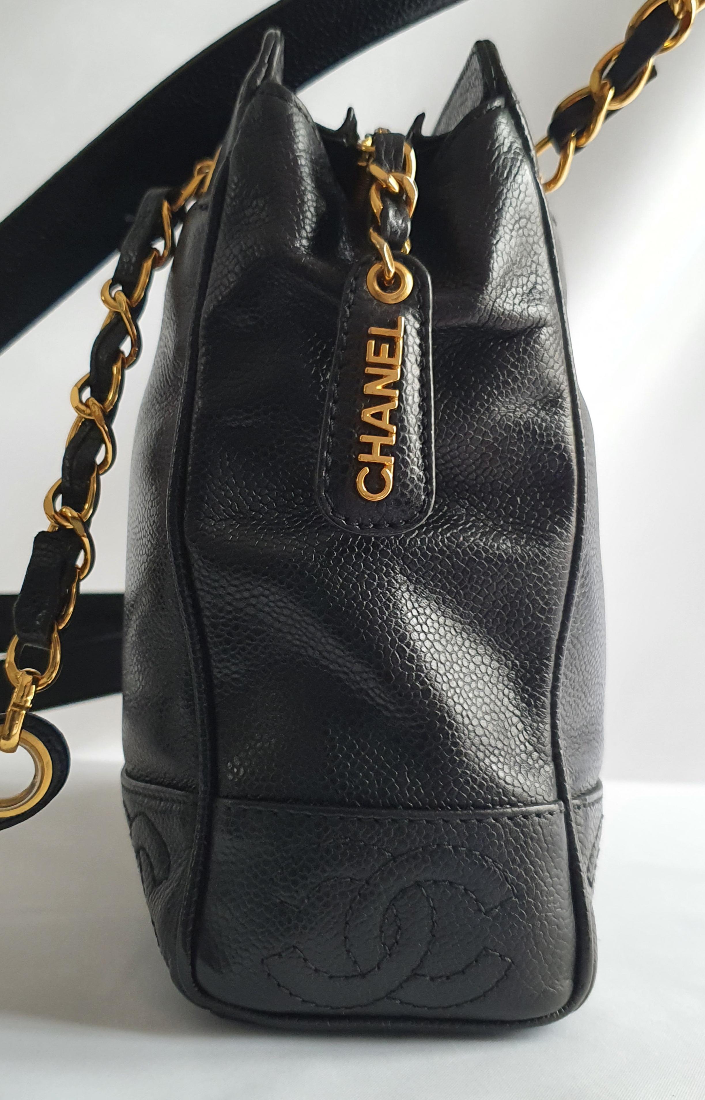 Chanel Vintage in black leather 3