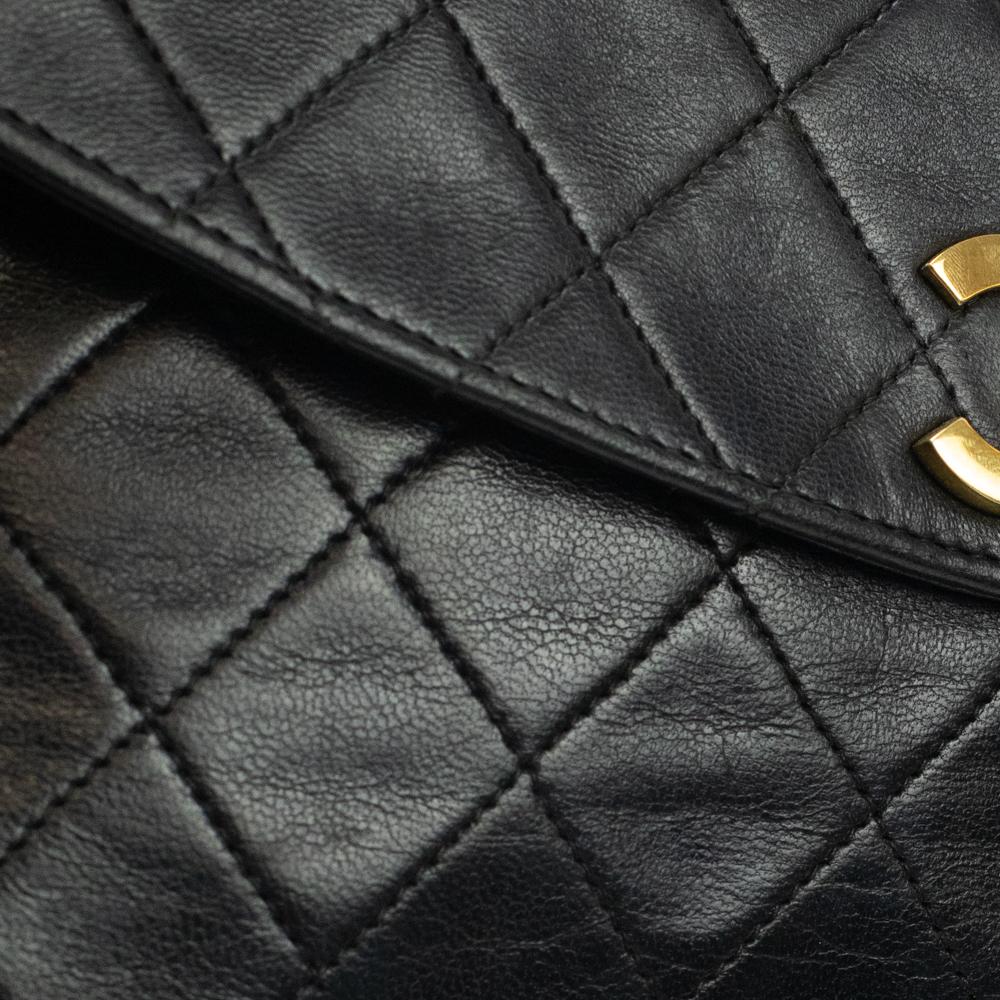 Chanel Vintage in black leather 3