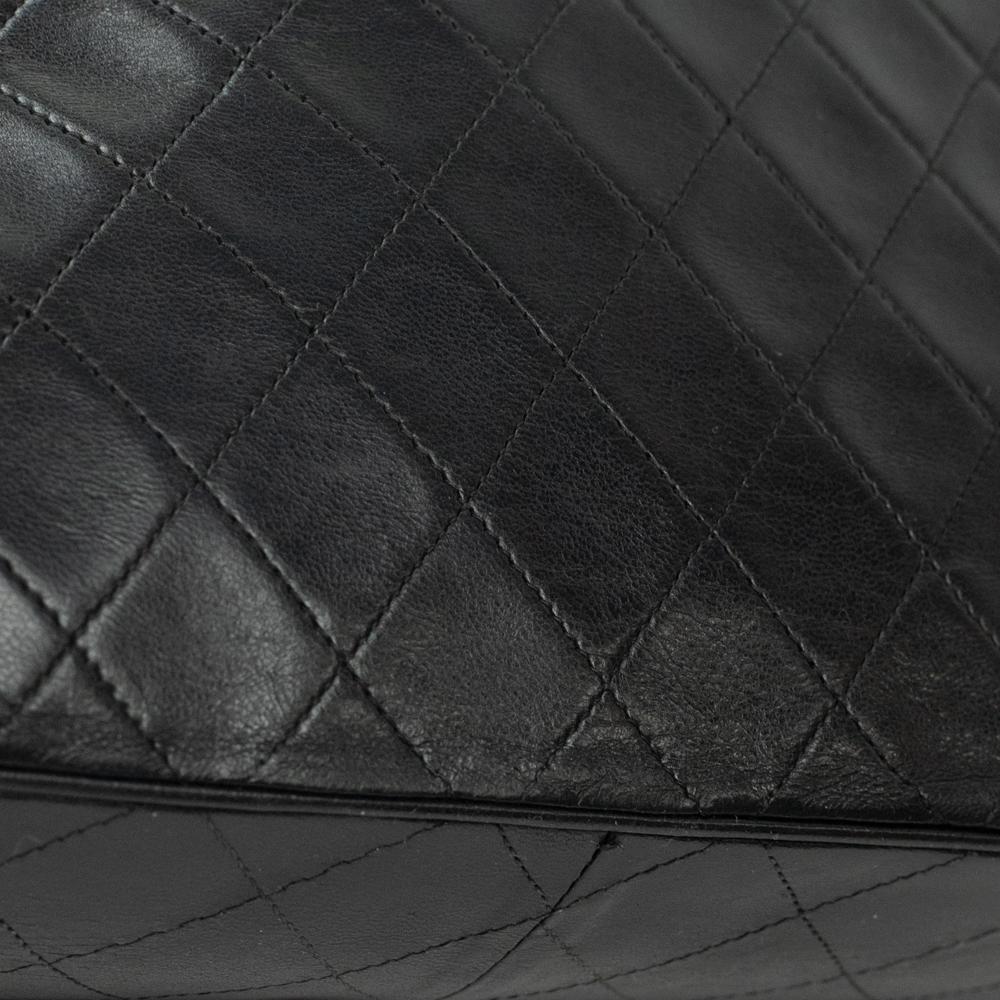 Chanel Vintage in black leather 4