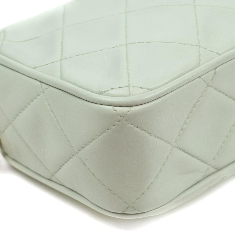 CHANEL, Vintage in grünem Leder 11