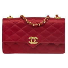 Chanel, Vintage in red silk