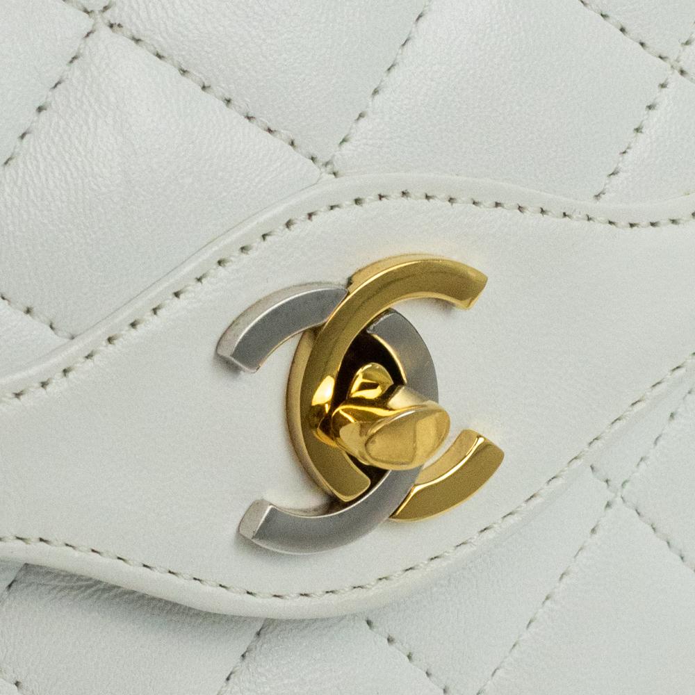 Chanel, Vintage in white leather 5