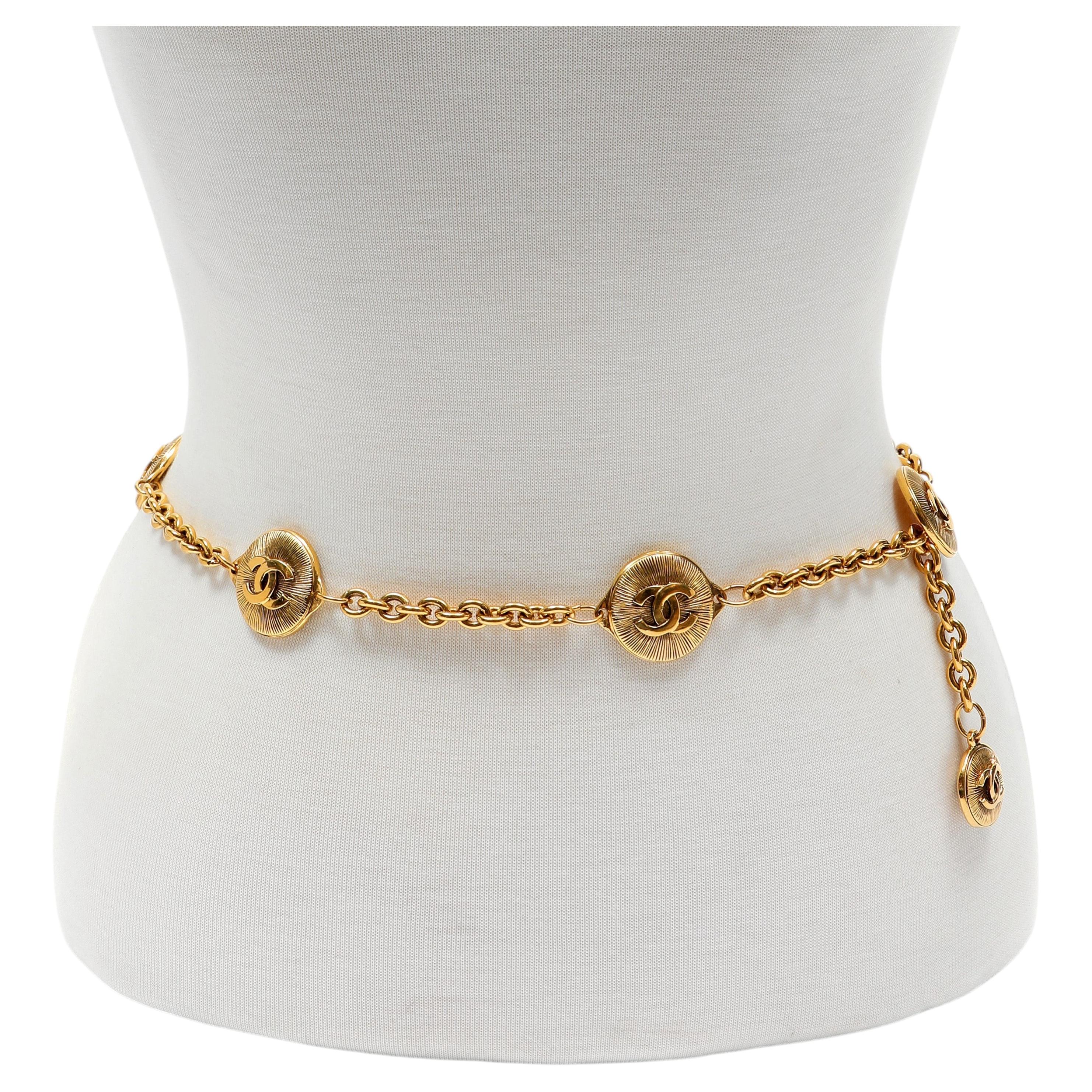 Chanel Vintage Interlocking Sunburst CC Logo Chain Belt en vente