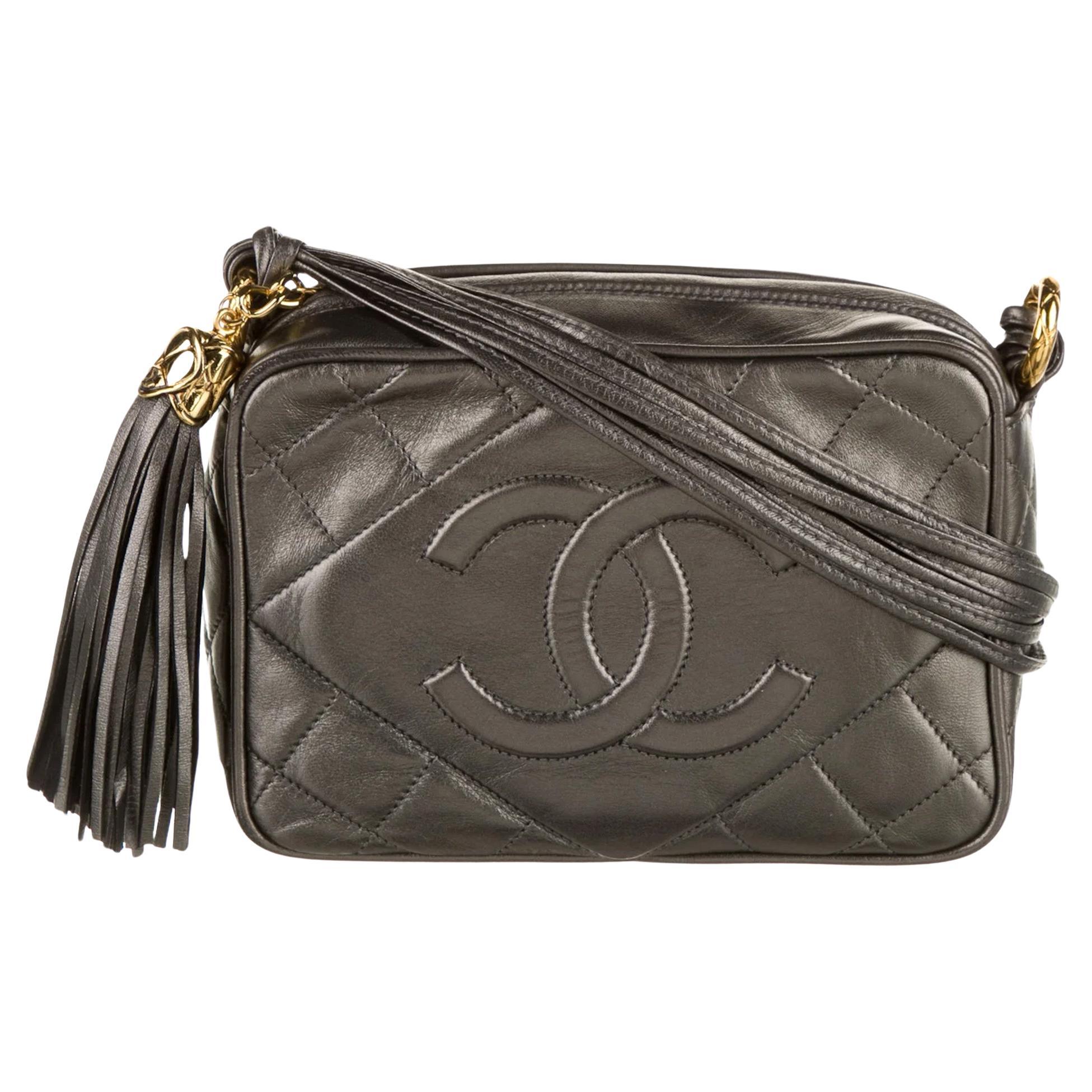 Chanel Vintage schillernde graue Diamant gesteppte Quaste Kameratasche