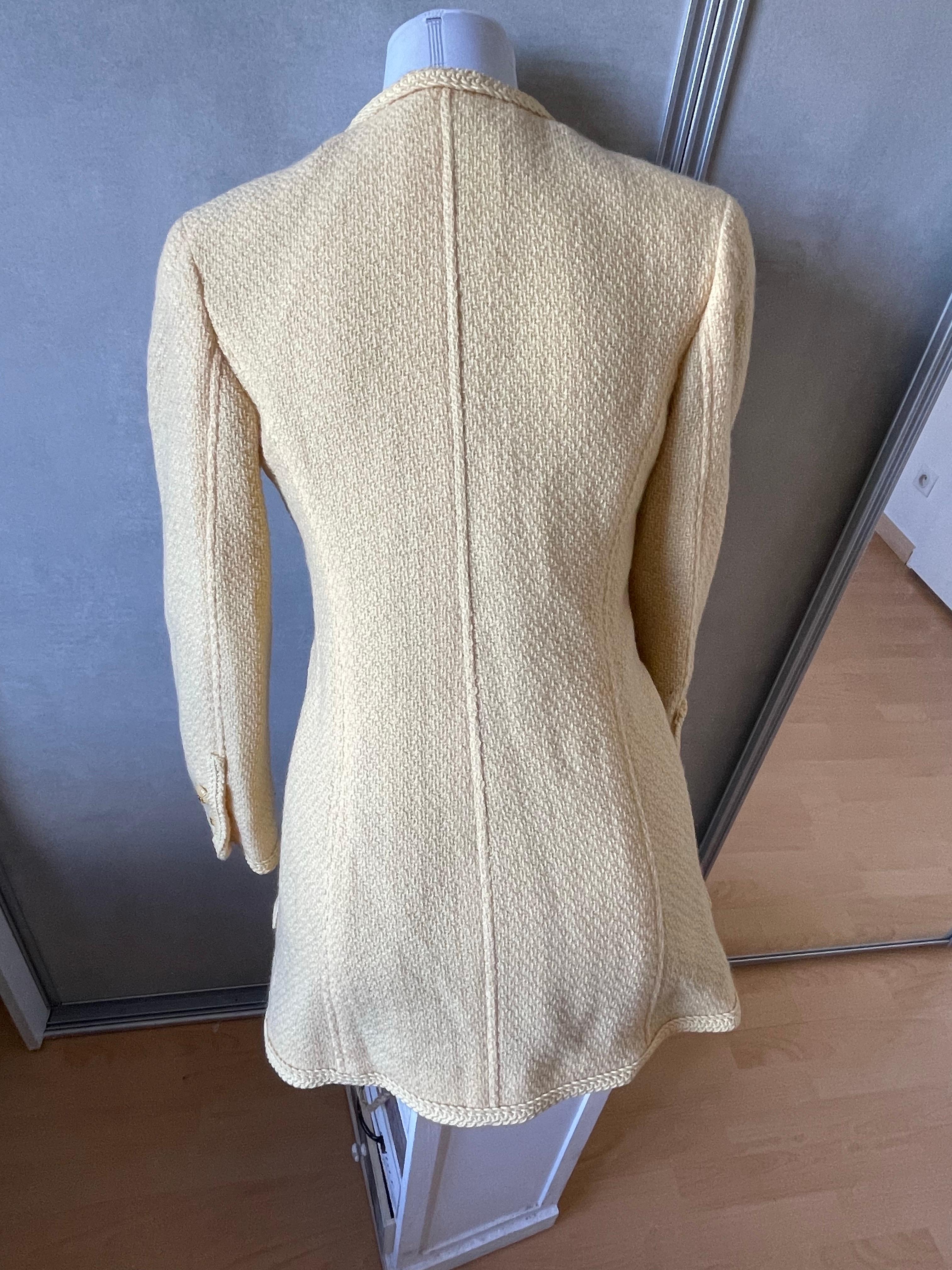 CHANEL Vintage Jacke 1993 Jahr Tweed (Braun) im Angebot