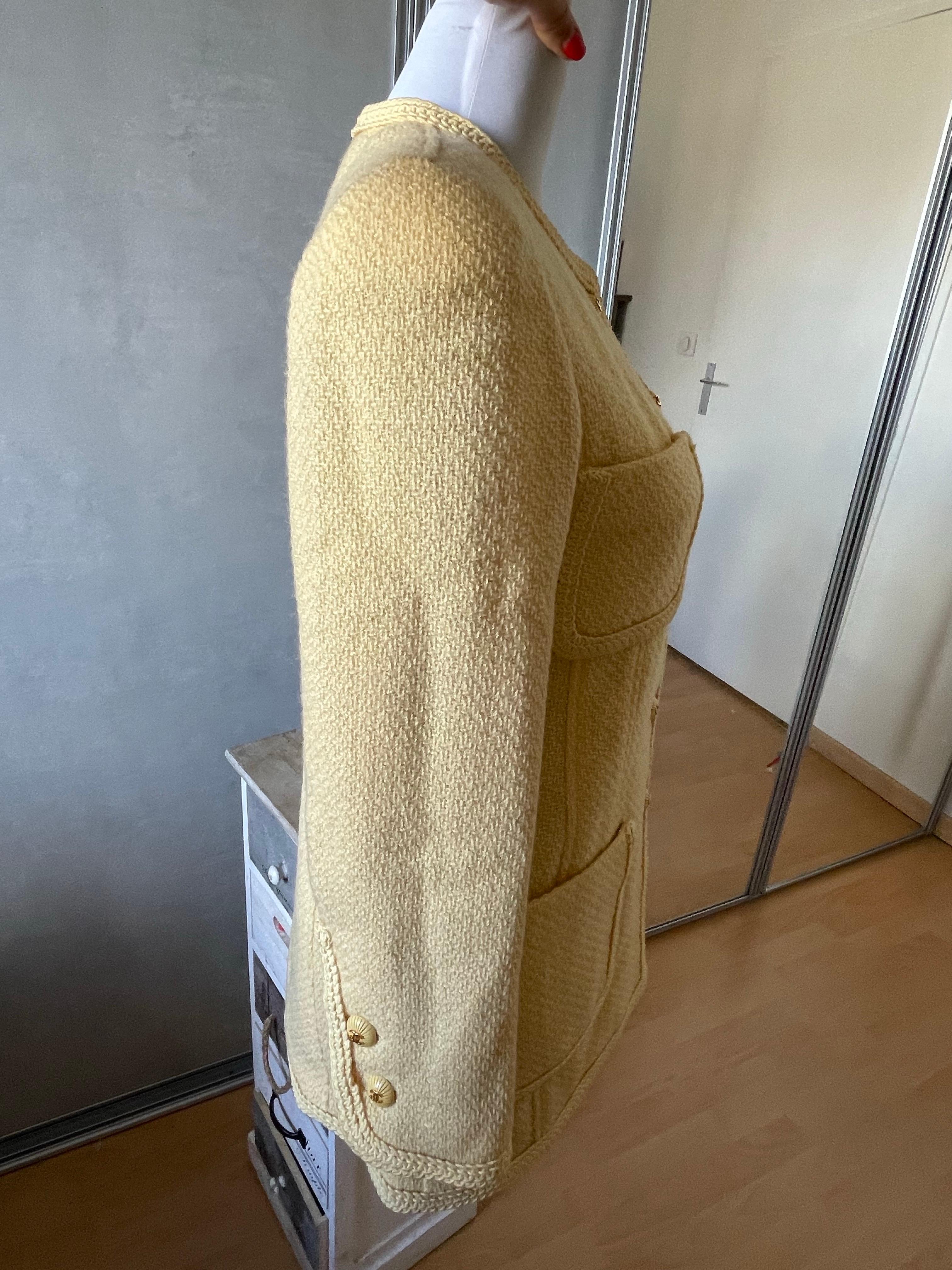 CHANEL Vintage Jacke 1993 Jahr Tweed im Angebot 1