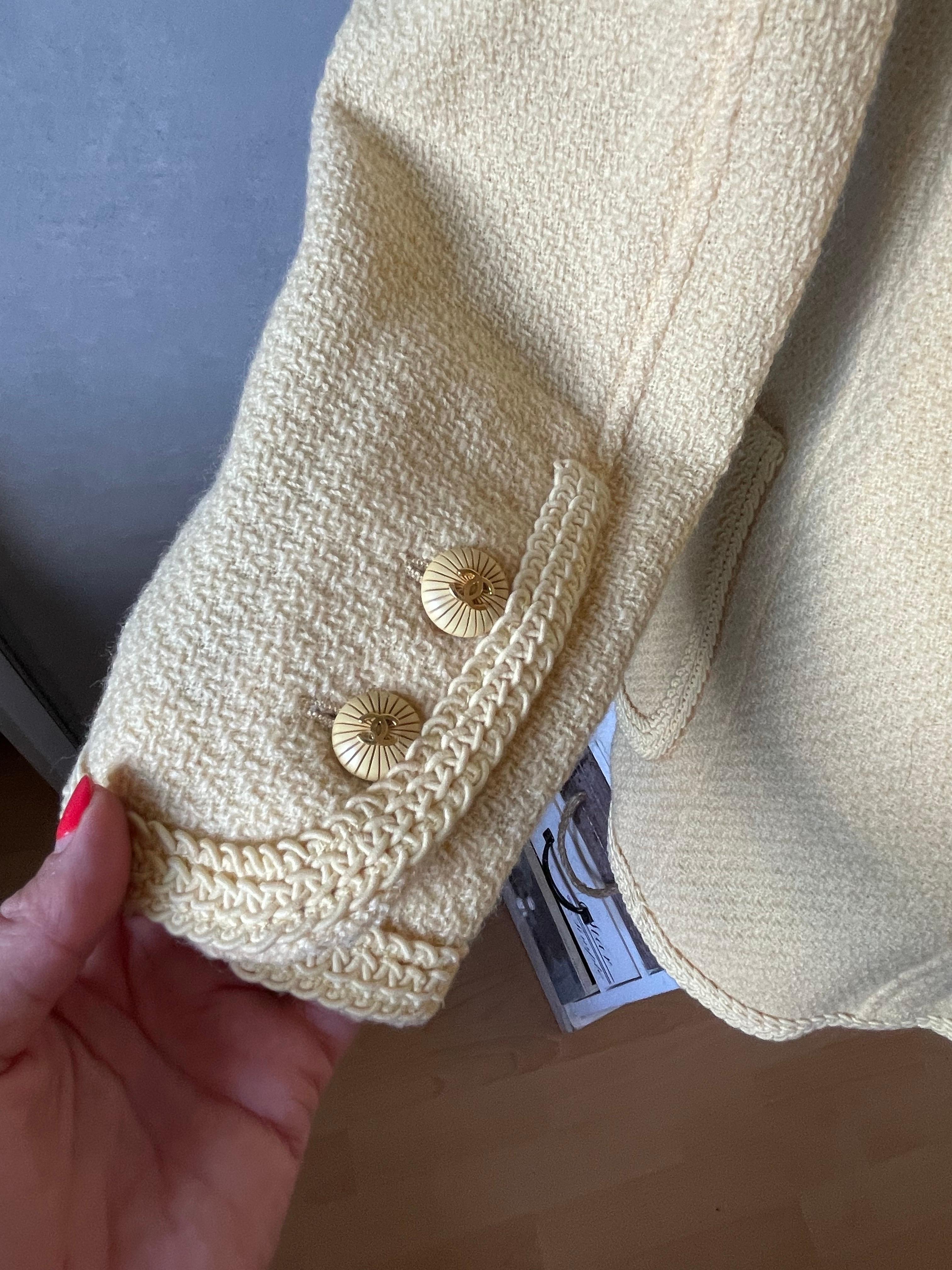 CHANEL Vintage Jacke 1993 Jahr Tweed im Angebot 2