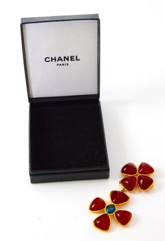 Chanel vintage jewelry collection 26 Verdura Maltese Cross brooch by Griproix