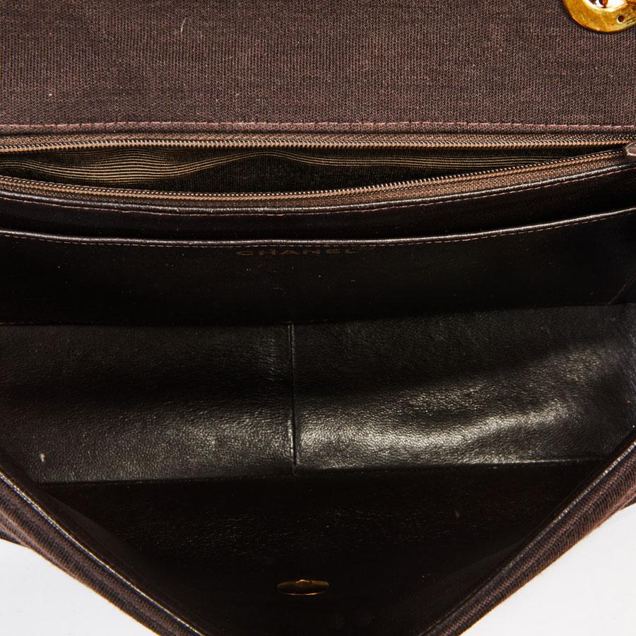 CHANEL Vintage Jumbo Bag in Brown Jersey 5