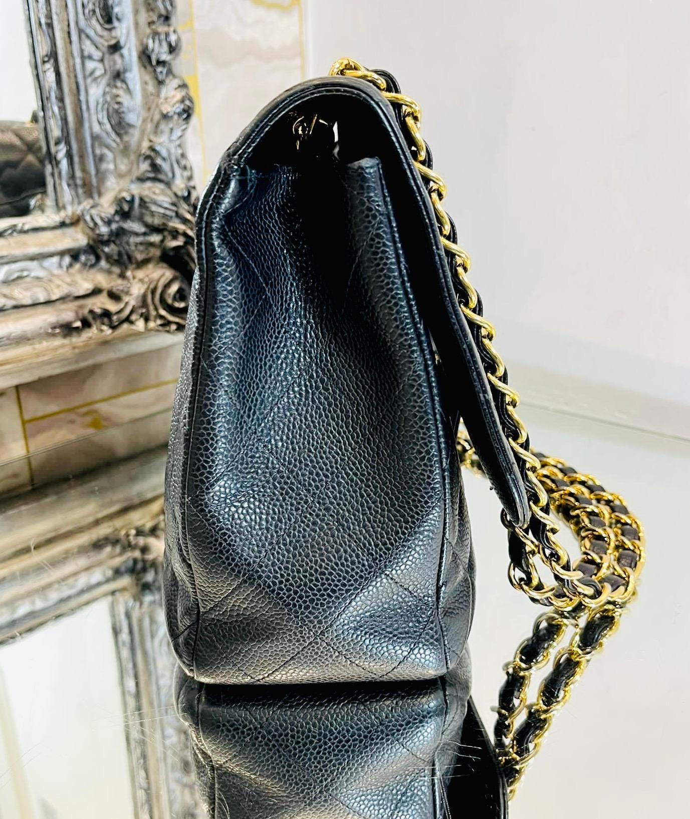 Chanel Vintage Jumbo Classic Leather Flap Bag avec matériel plaqué or 24 carats Bon état - En vente à London, GB