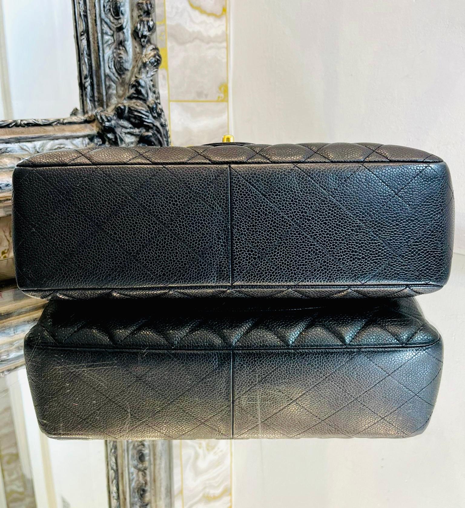 Chanel Vintage Jumbo Classic Leather Flap Bag avec matériel plaqué or 24 carats en vente 1