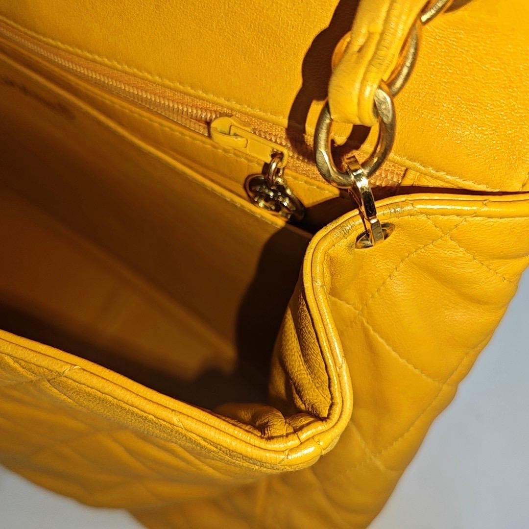 Chanel Vintage Jumbo Single Flap Single Chain Yellow Lambskin 24k Gold Hardware en vente 13