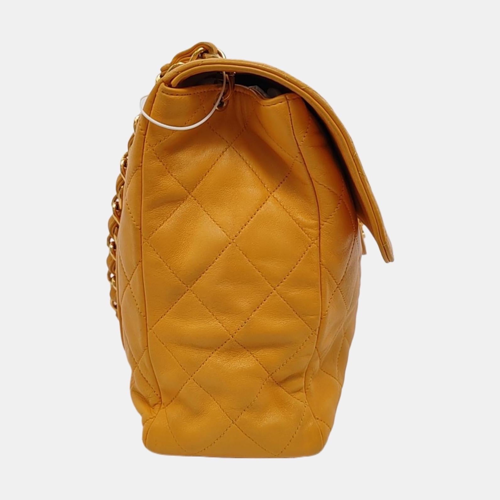 Chanel Vintage Jumbo Single Flap Single Chain Yellow Lambskin 24k Gold Hardware Pour femmes en vente
