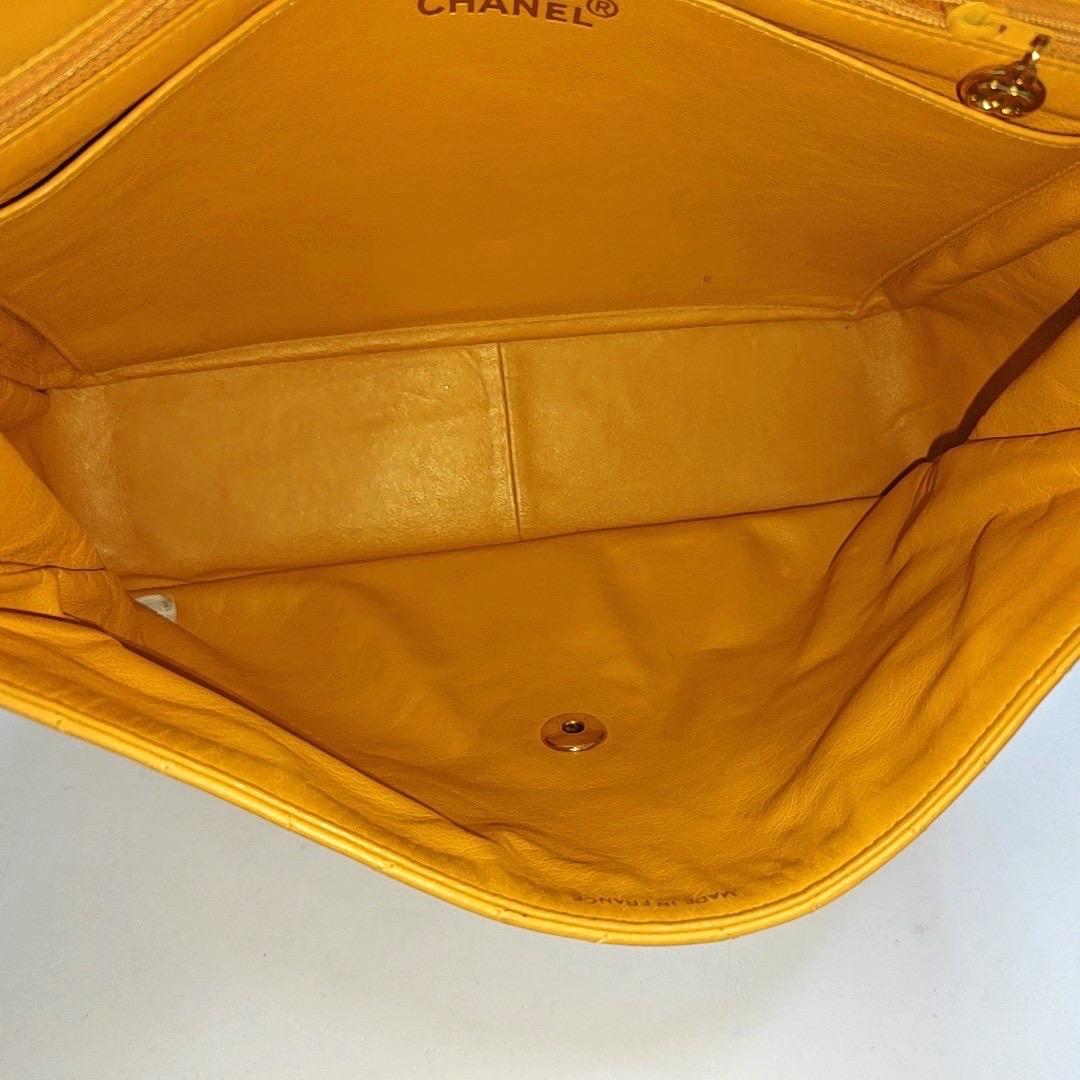 Chanel Vintage Jumbo Single Flap Single Chain Yellow Lambskin 24k Gold Hardware en vente 2