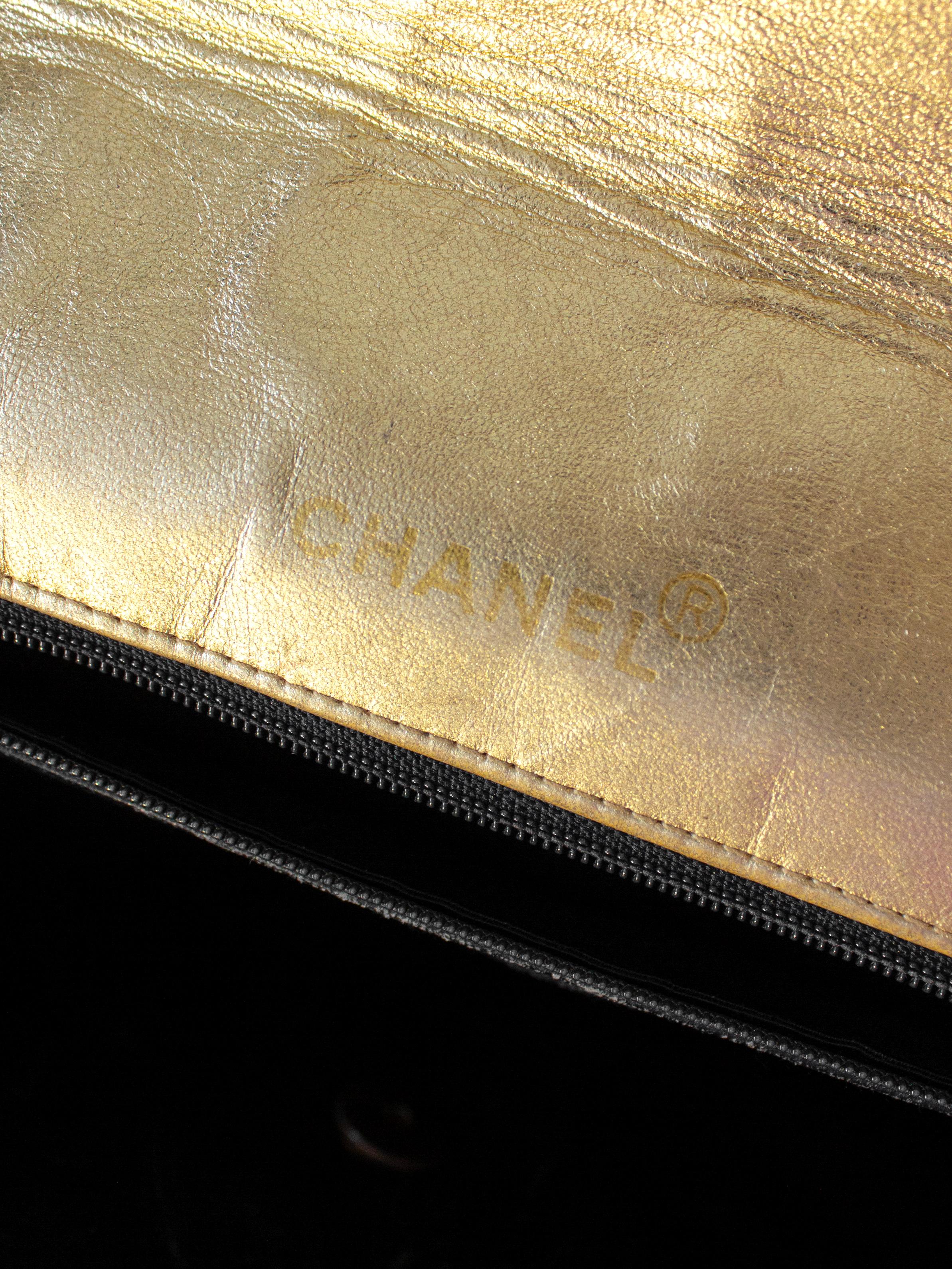 Chanel Vintage Jumbo XL Maxi Flap Metallic Gold 1990s Lambskin Bag For Sale 10