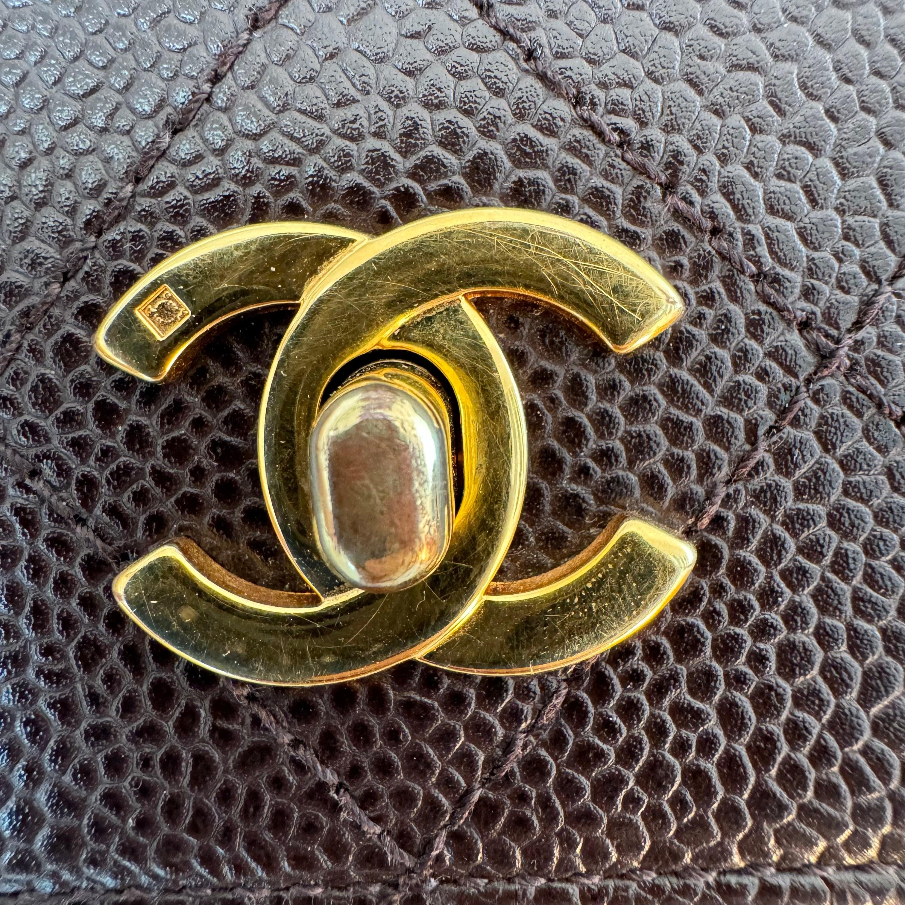 Chanel Vintage Kelly Bolso de hombro de piel de caviar marrón con herrajes de oro de 24 quilates, 1996 5
