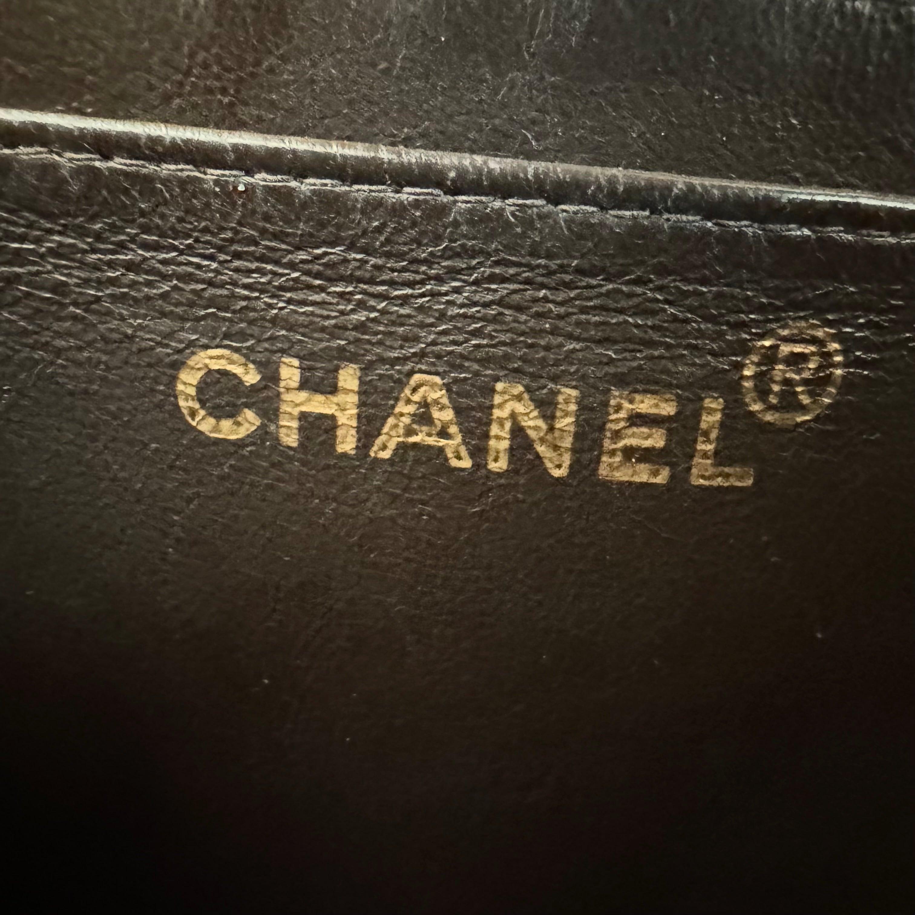 Chanel Vintage Kelly Bolso de hombro de piel de caviar marrón con herrajes de oro de 24 quilates, 1996 14
