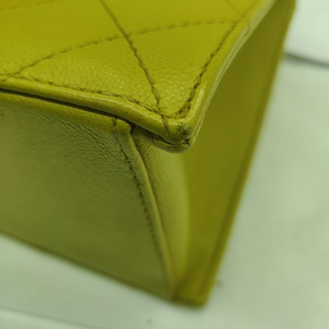Chanel Vintage Kelly Flap Bag Yellow Caviar Leather 24k Gold Hardware 1997-1999 en vente 9