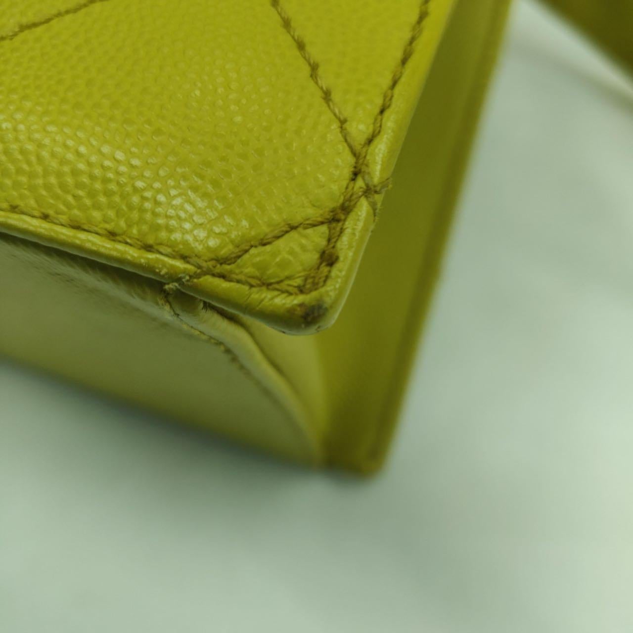 Chanel Vintage Kelly Flap Bag Yellow Caviar Leather 24k Gold Hardware 1997-1999 en vente 11
