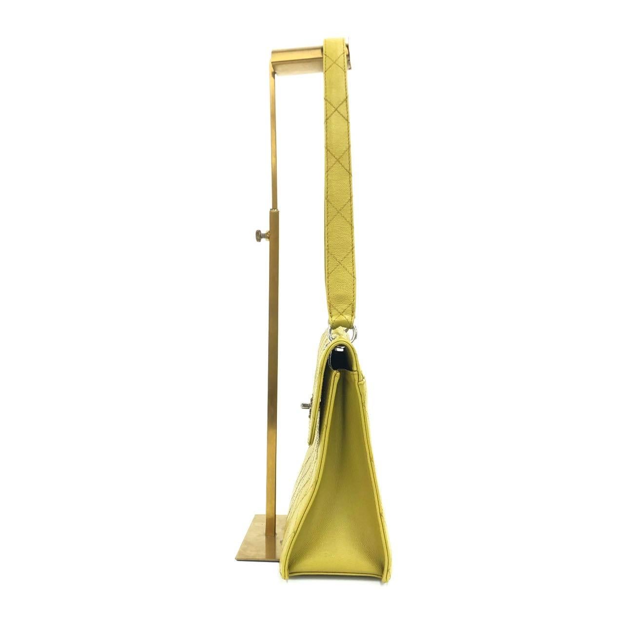Chanel Vintage Kelly Flap Bag Yellow Caviar Leather 24k Gold Hardware 1997-1999 Bon état - En vente à AUBERVILLIERS, FR