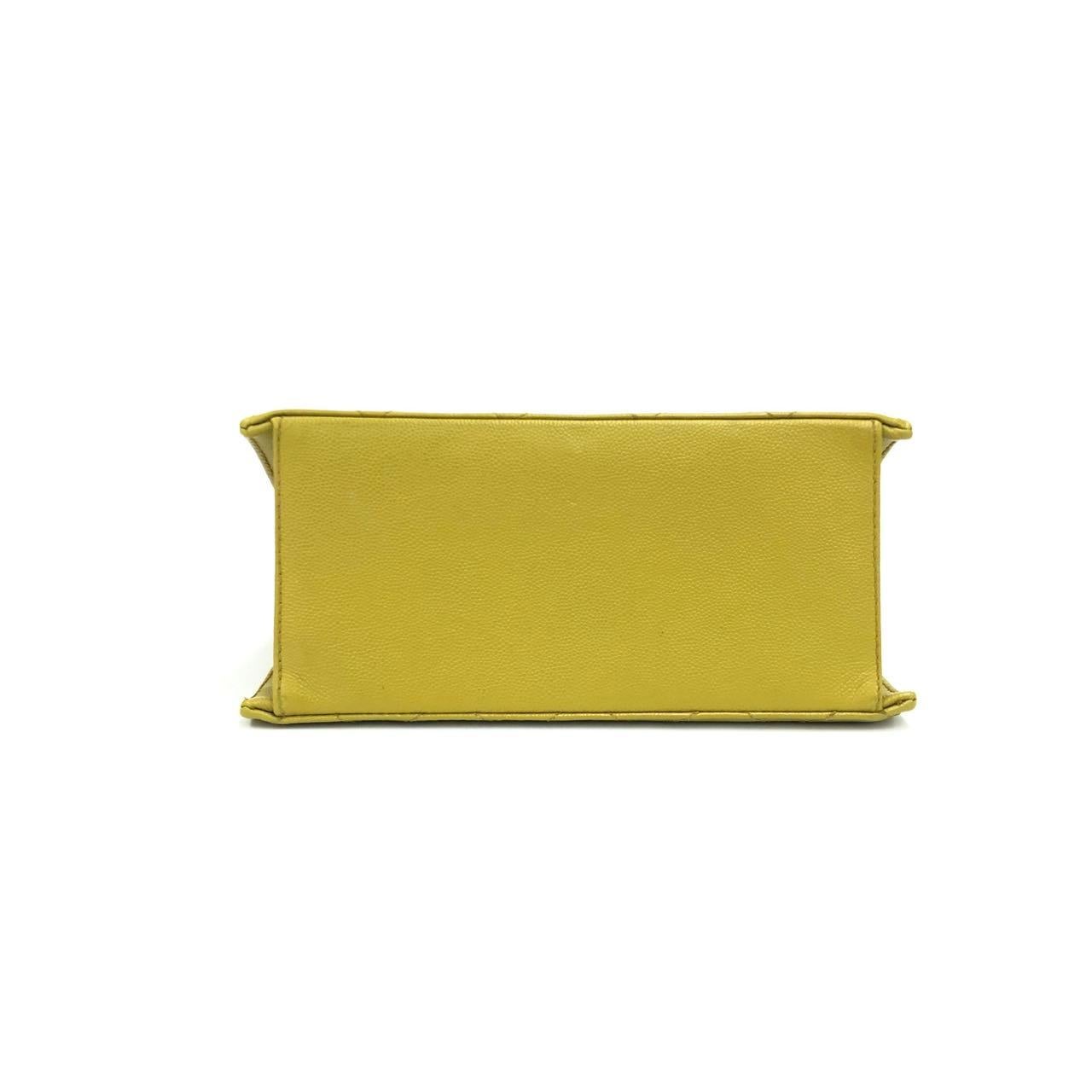 Chanel Vintage Kelly Flap Bag Yellow Caviar Leather 24k Gold Hardware 1997-1999 Pour femmes en vente