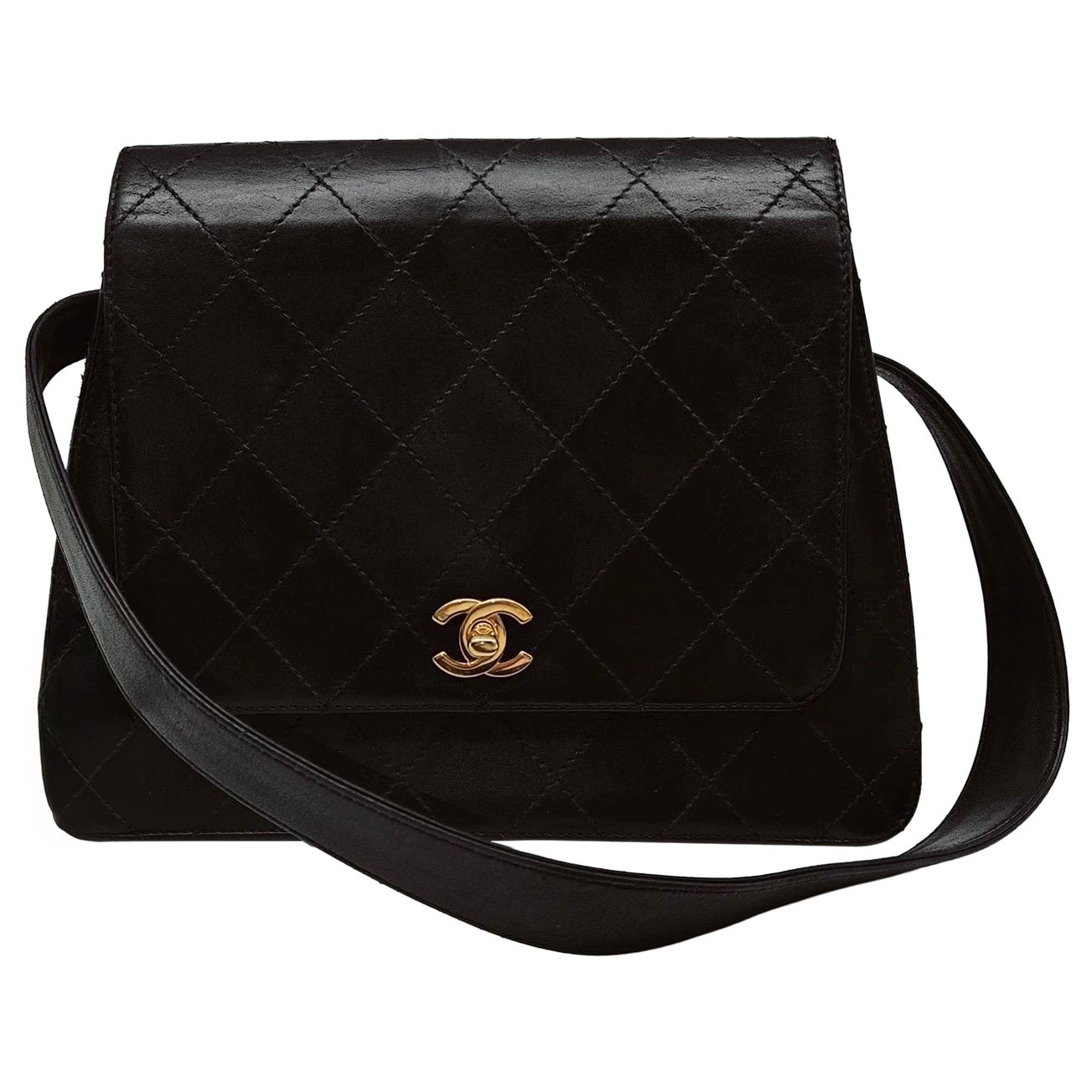 Chanel Vintage Kelly Style Bolso de hombro de cuero negro con puntada de diamante medio dorado en venta