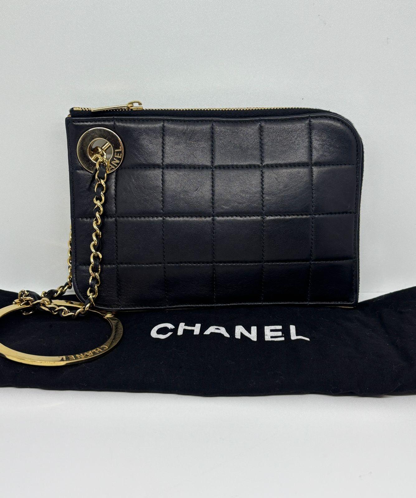 Black Chanel Vintage Lambskin Chocolate Bar Quilt Handcuff Wristlet Zip Clutch For Sale