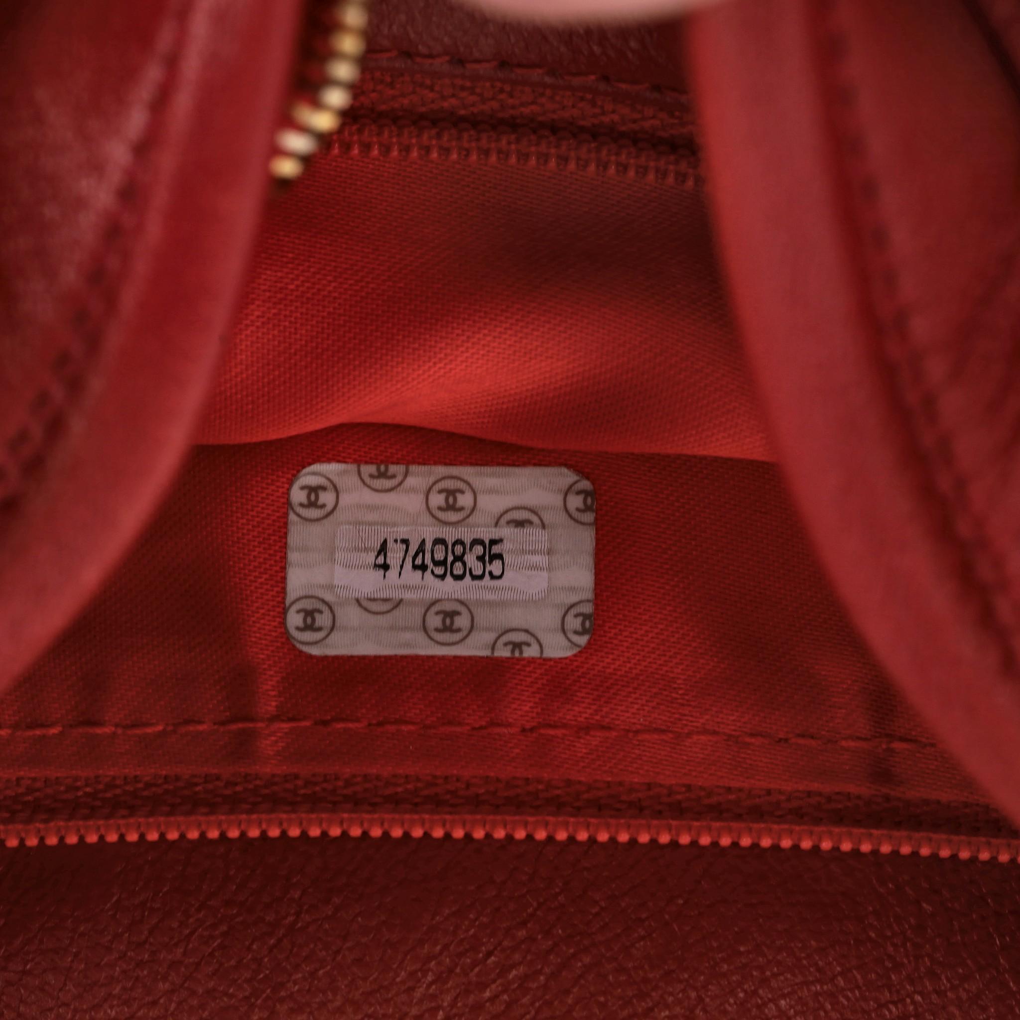 Chanel Vintage Lambskin Leather Crossbody Camera Bag For Sale 6