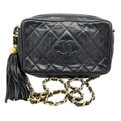 Chanel Vintage Lammleder gesteppte Kameratasche mit CC-Quaste Navy
