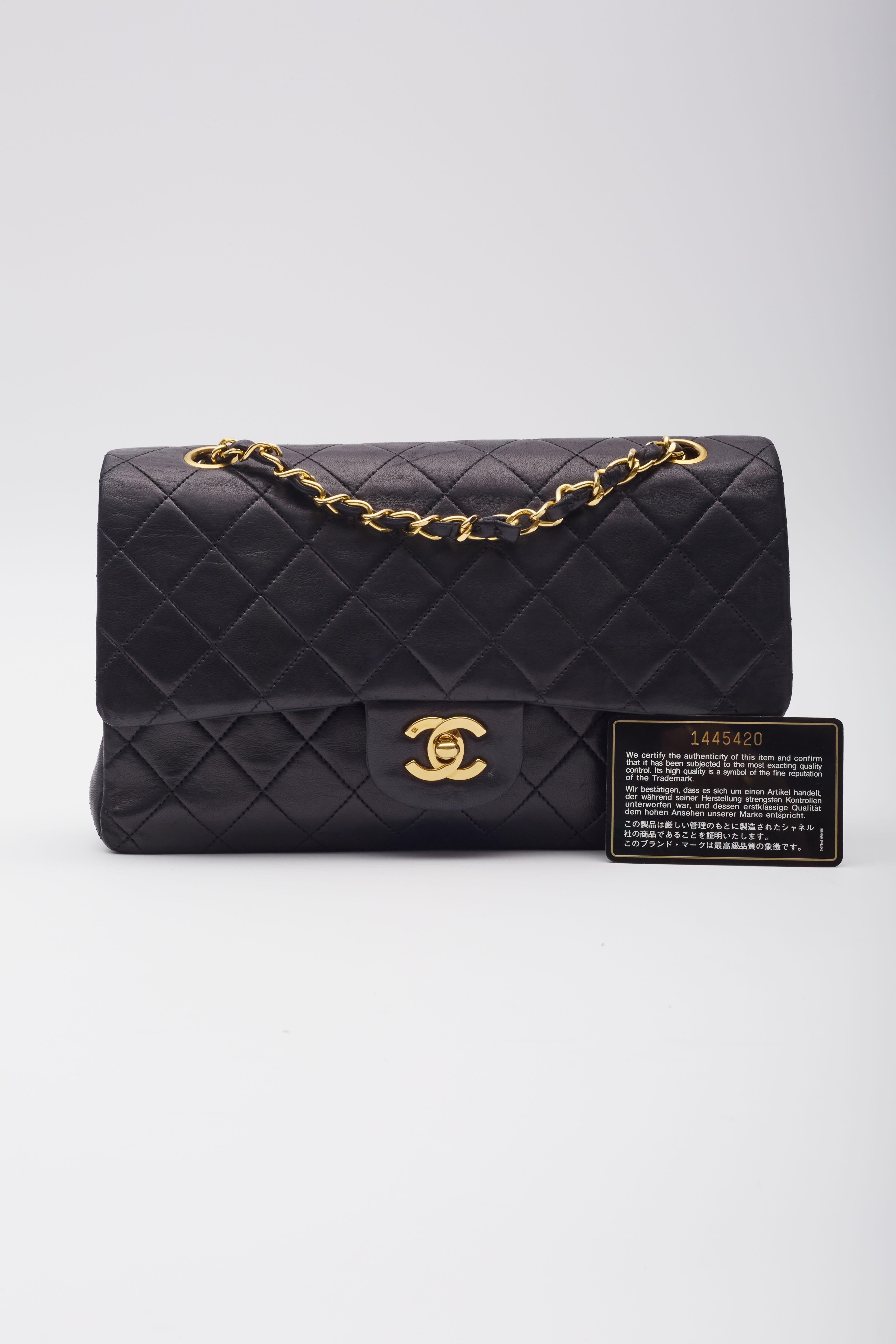 Chanel Vintage Piel de Cordero Acolchada Doble Solapa Negro Mediana 7