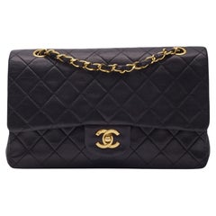 Chanel Vintage Piel de Cordero Acolchada Doble Solapa Negro Mediana