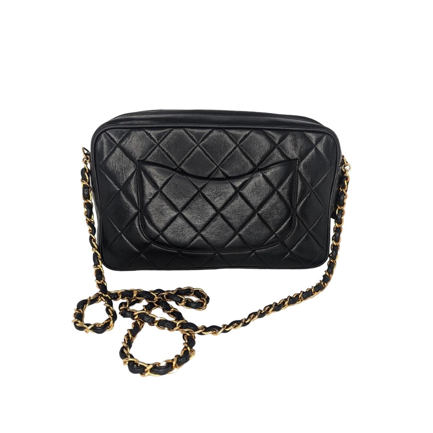 Chanel Vintage Lambskin Quilted Front Pocket Camera Bag In Good Condition For Sale In Scottsdale, AZ