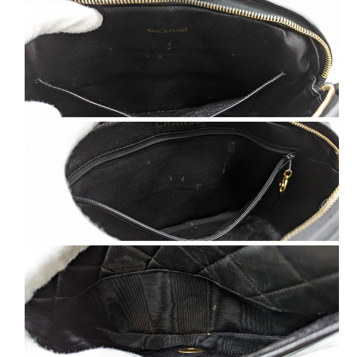 Chanel Vintage Lambskin Quilted Front Pocket Camera Bag en vente 4