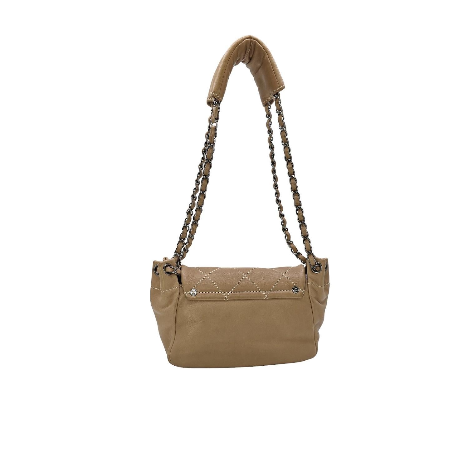 Chanel Vintage Lambskin Surpique Accordion Flap Bag In Good Condition For Sale In Scottsdale, AZ