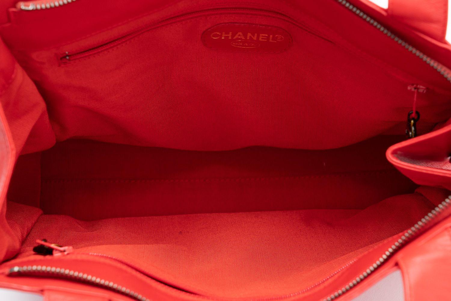 Chanel Vintage Lambskin Tote Bag Red For Sale 3