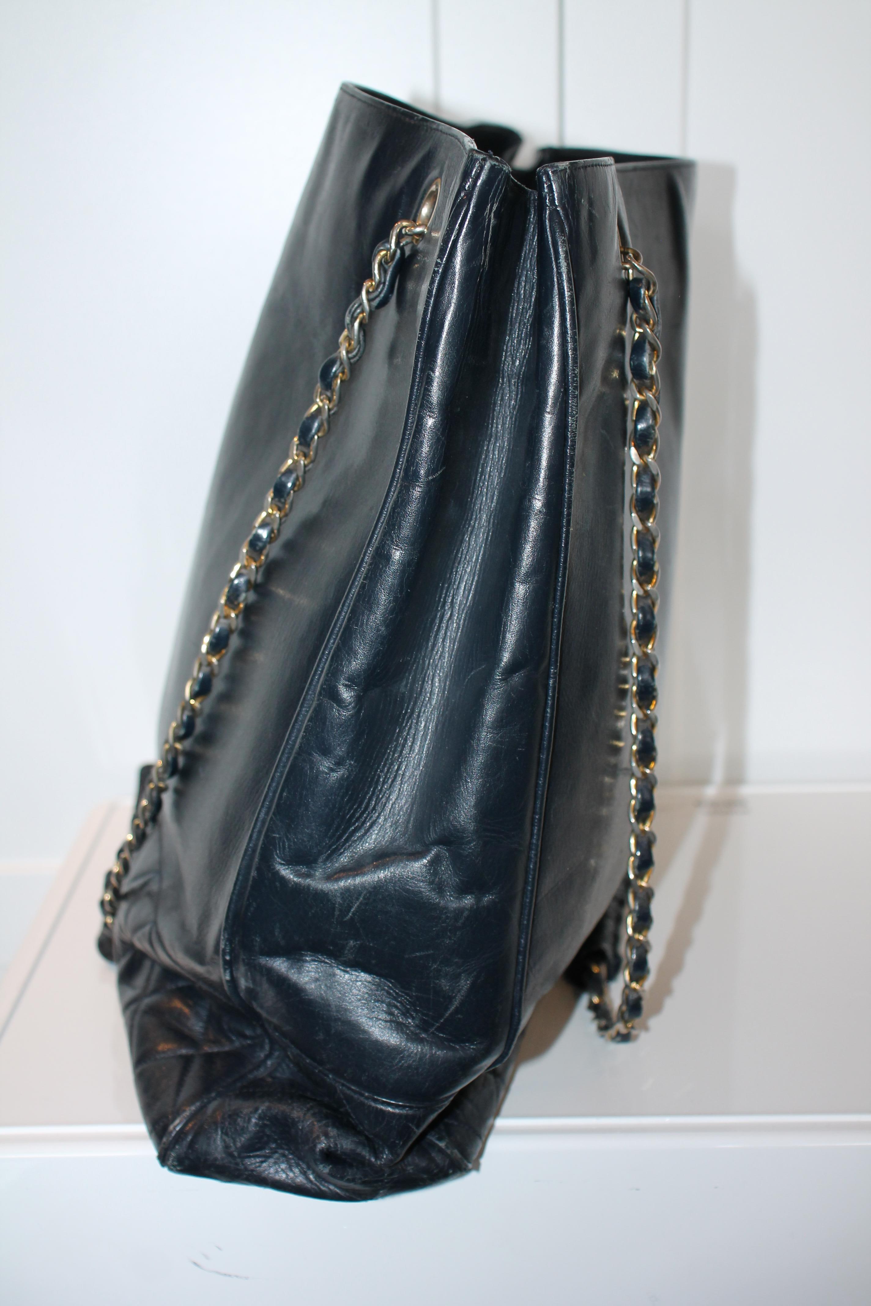 Chanel Vintage Lambskin XL Tote In Good Condition In Roslyn, NY