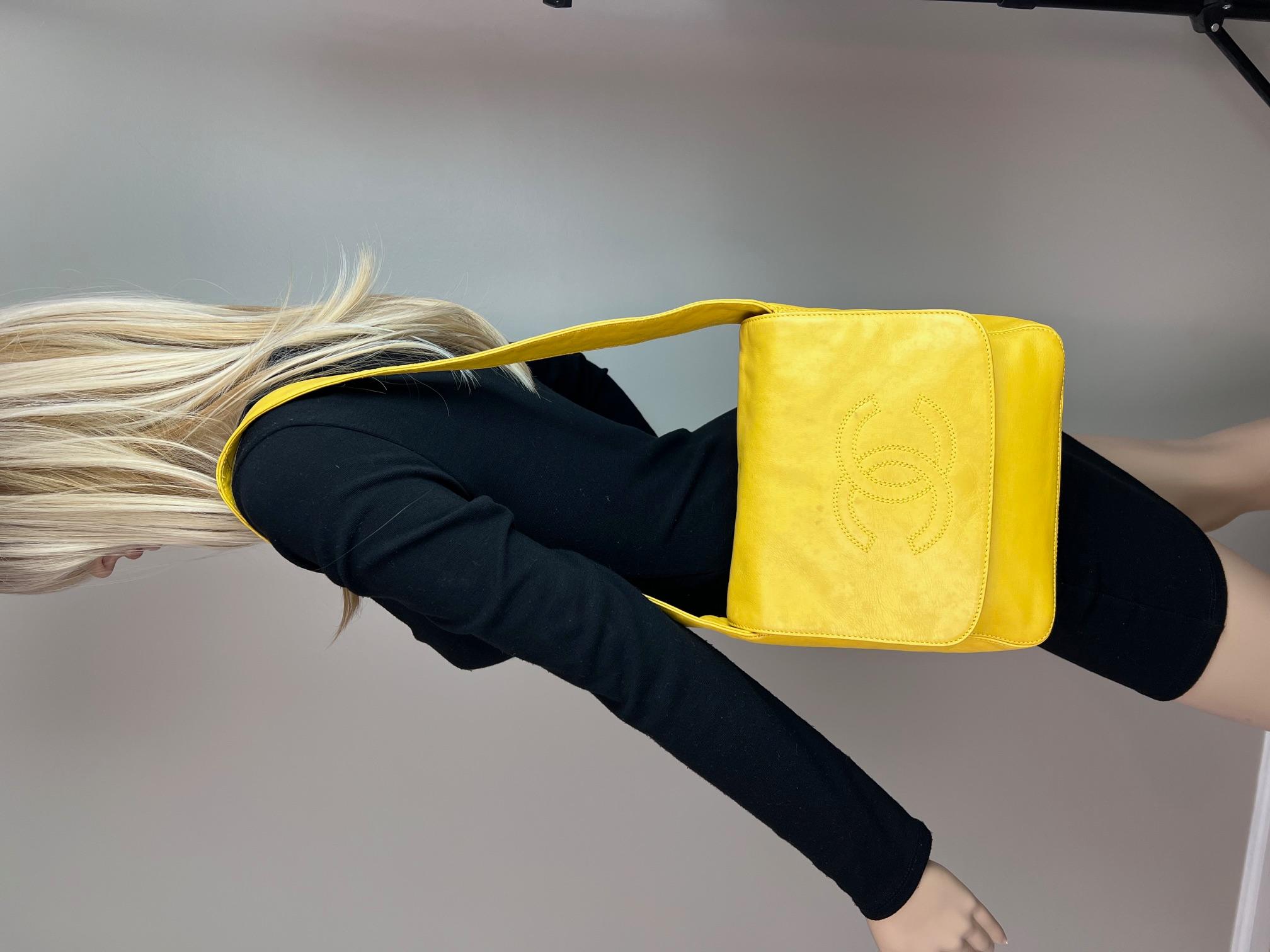 Chanel Vintage Lambskin Yellow Messenger Bag For Sale 3