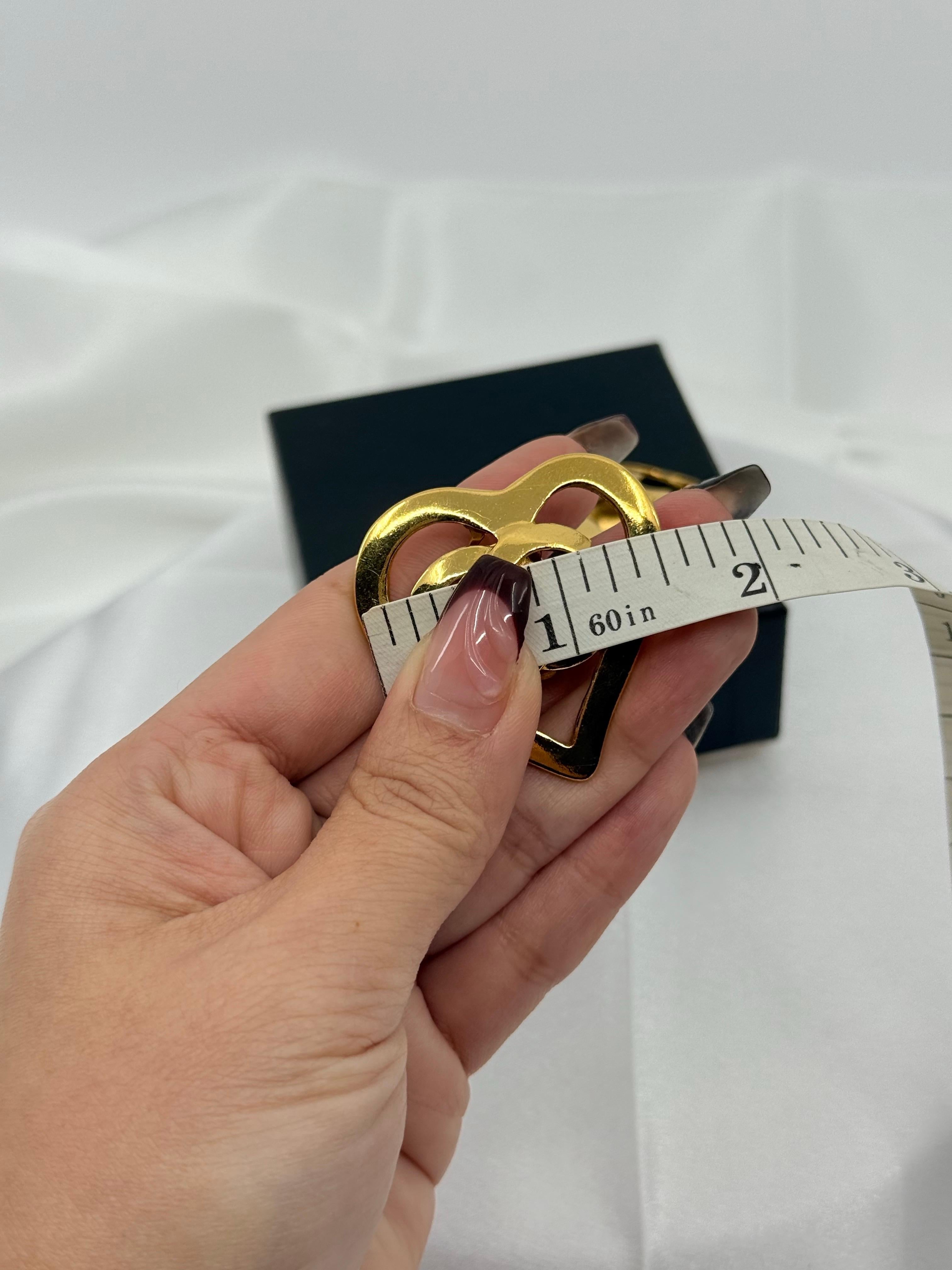 CHANEL Vintage Large Gold CC Heart-Shaped Clip On Statement Earrings For Sale 2