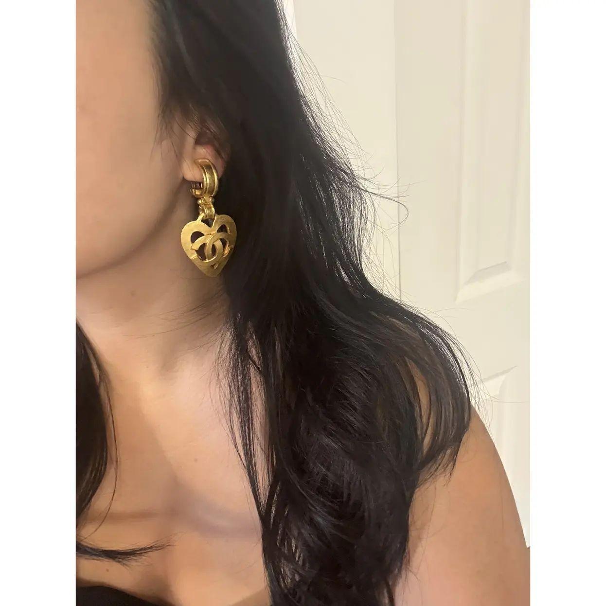 CHANEL Vintage Large Gold Heart CC Logo Drop Clip On Earrings, circa 1995 For Sale 6