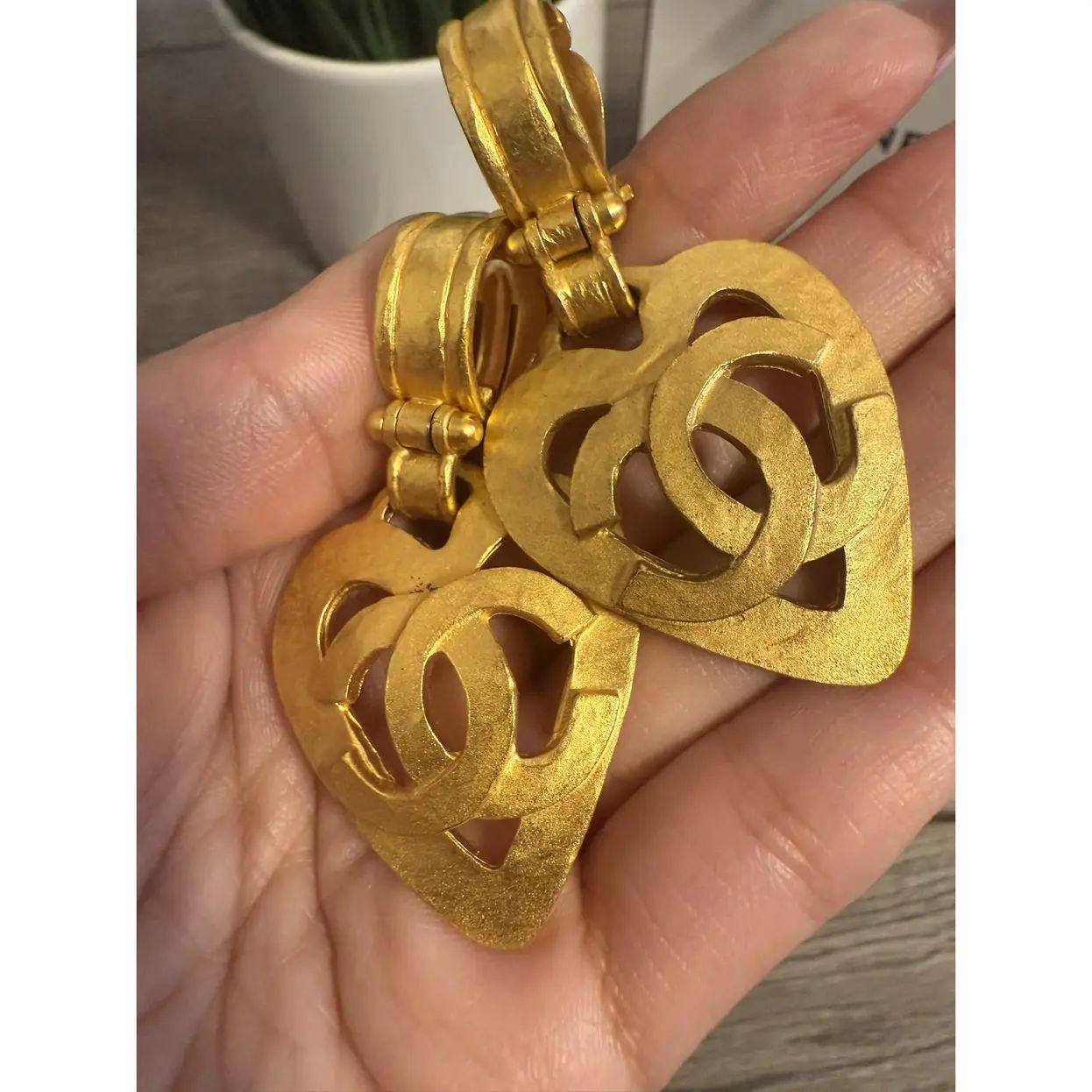 CHANEL Vintage Large Gold Heart CC Logo Drop Clip On Earrings, circa 1995 For Sale 4