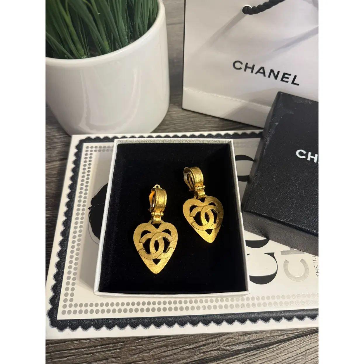 CHANEL Vintage Large Gold Heart CC Logo Drop Clip On Earrings, circa 1995 For Sale 5