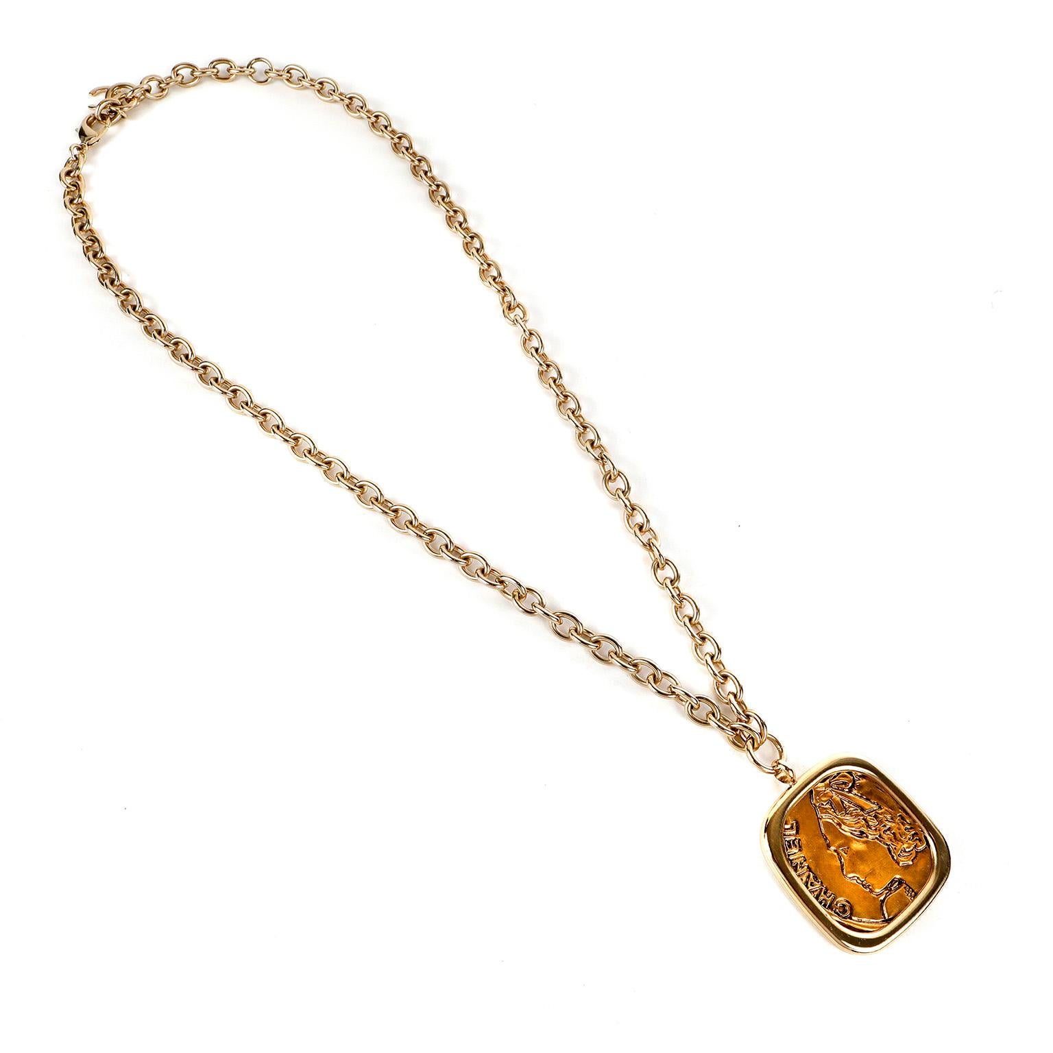 Chanel Vintage Large Gold Medallion Necklace In Good Condition For Sale In Palm Beach, FL