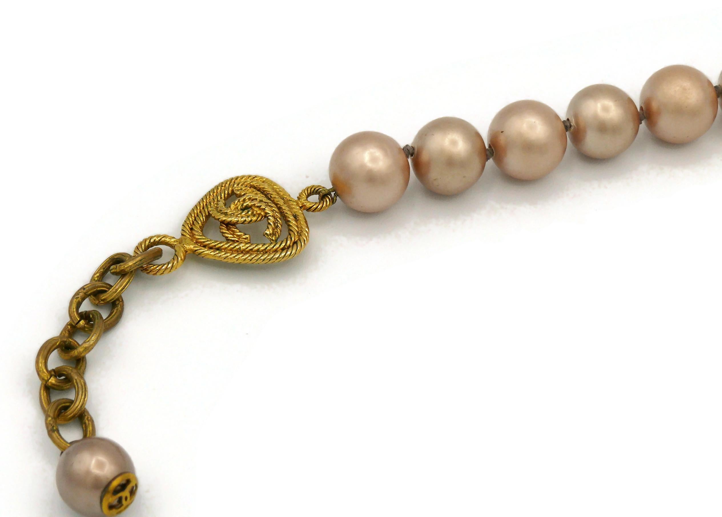 CHANEL Vintage Large Light Peach Faux Pearl Necklace CC Logos, 1993 In Fair Condition For Sale In Nice, FR