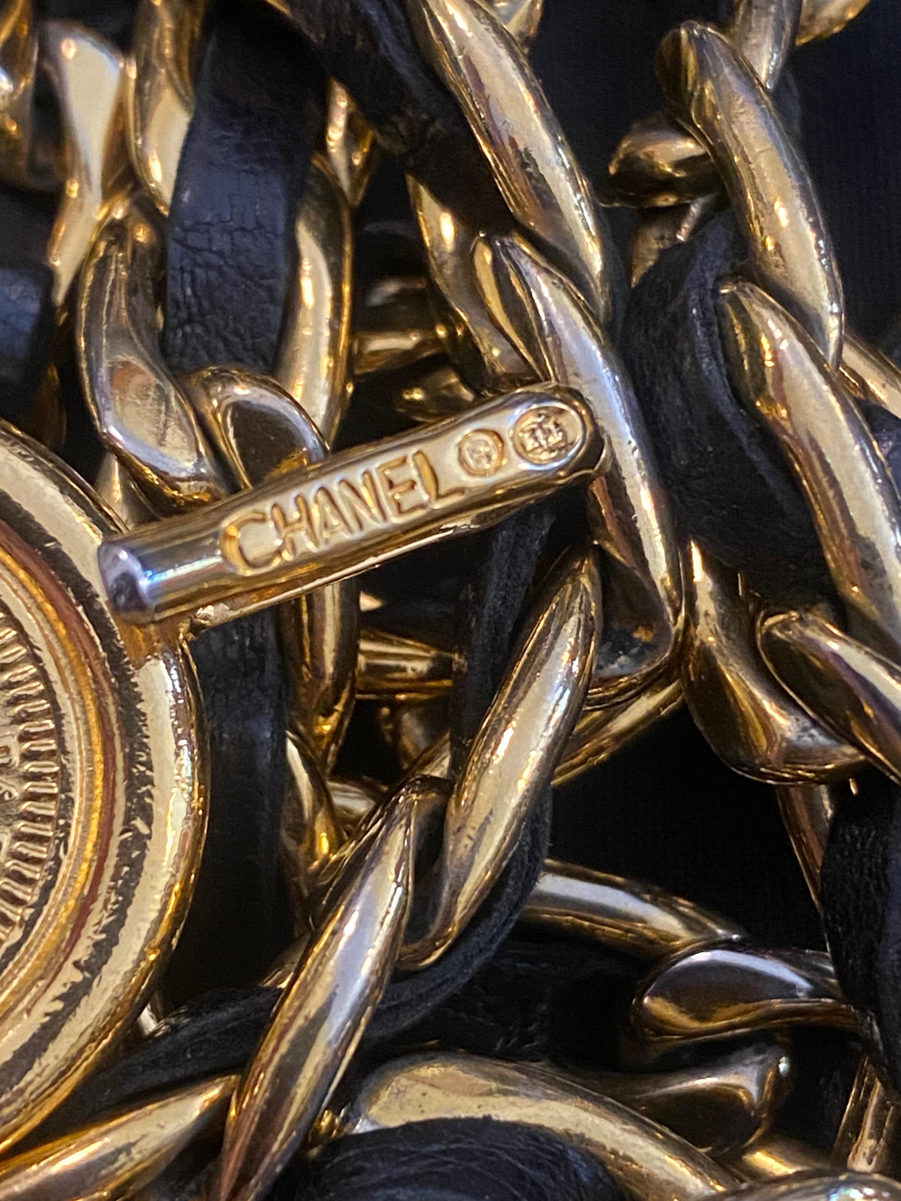 Women's Chanel Vintage Leather & Chain Belt For Sale