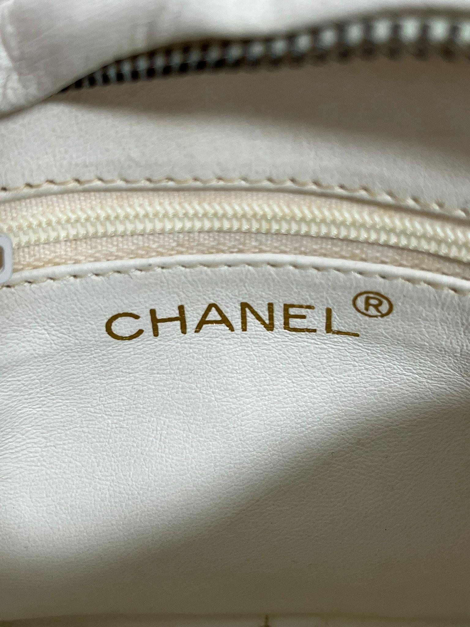 Women's Chanel Vintage Leather Double 'CC' Logo Camera Bag