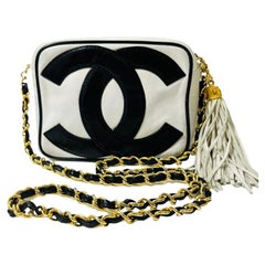 Chanel Vintage Kameratasche aus Leder mit doppeltem „CC“-Logo