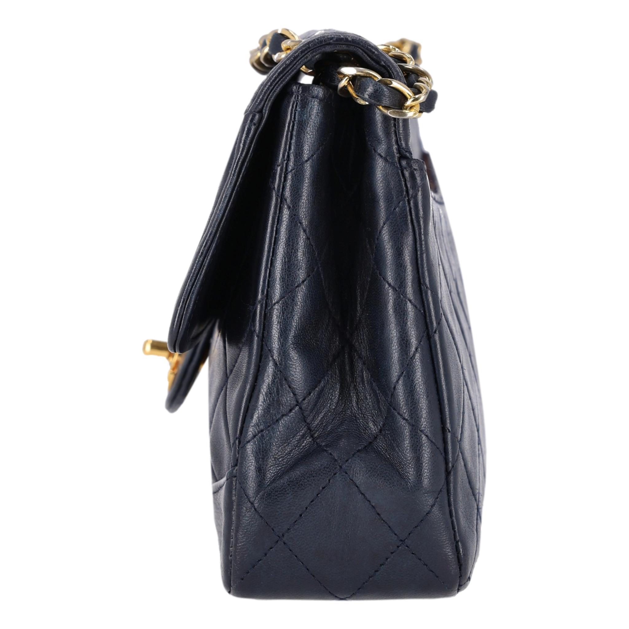 Chanel Vintage Bolso de piel con doble solapa París en Bueno estado para la venta en London, GB
