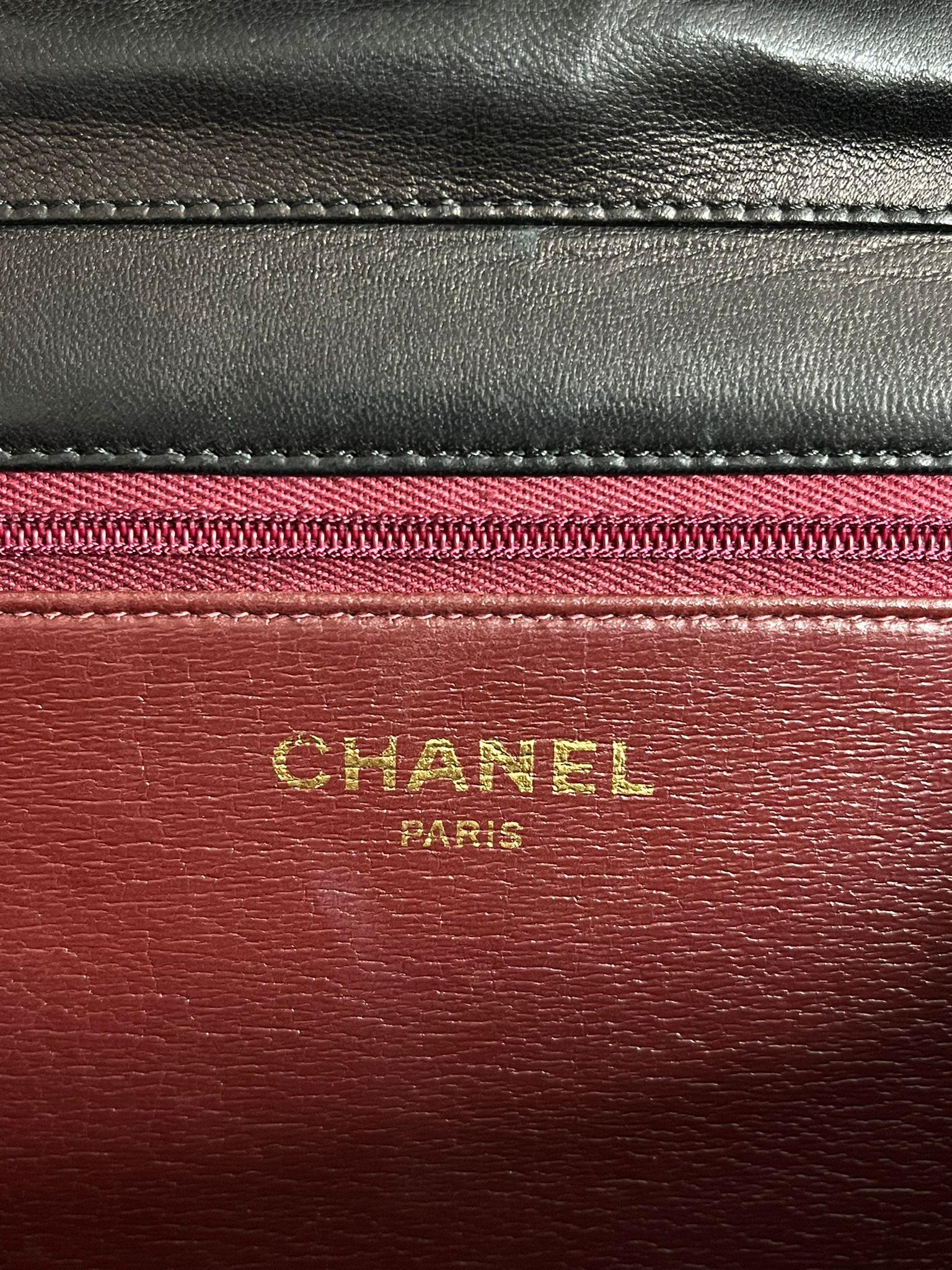 Chanel Vintage Leather Timeless Single Flap Bag en vente 3
