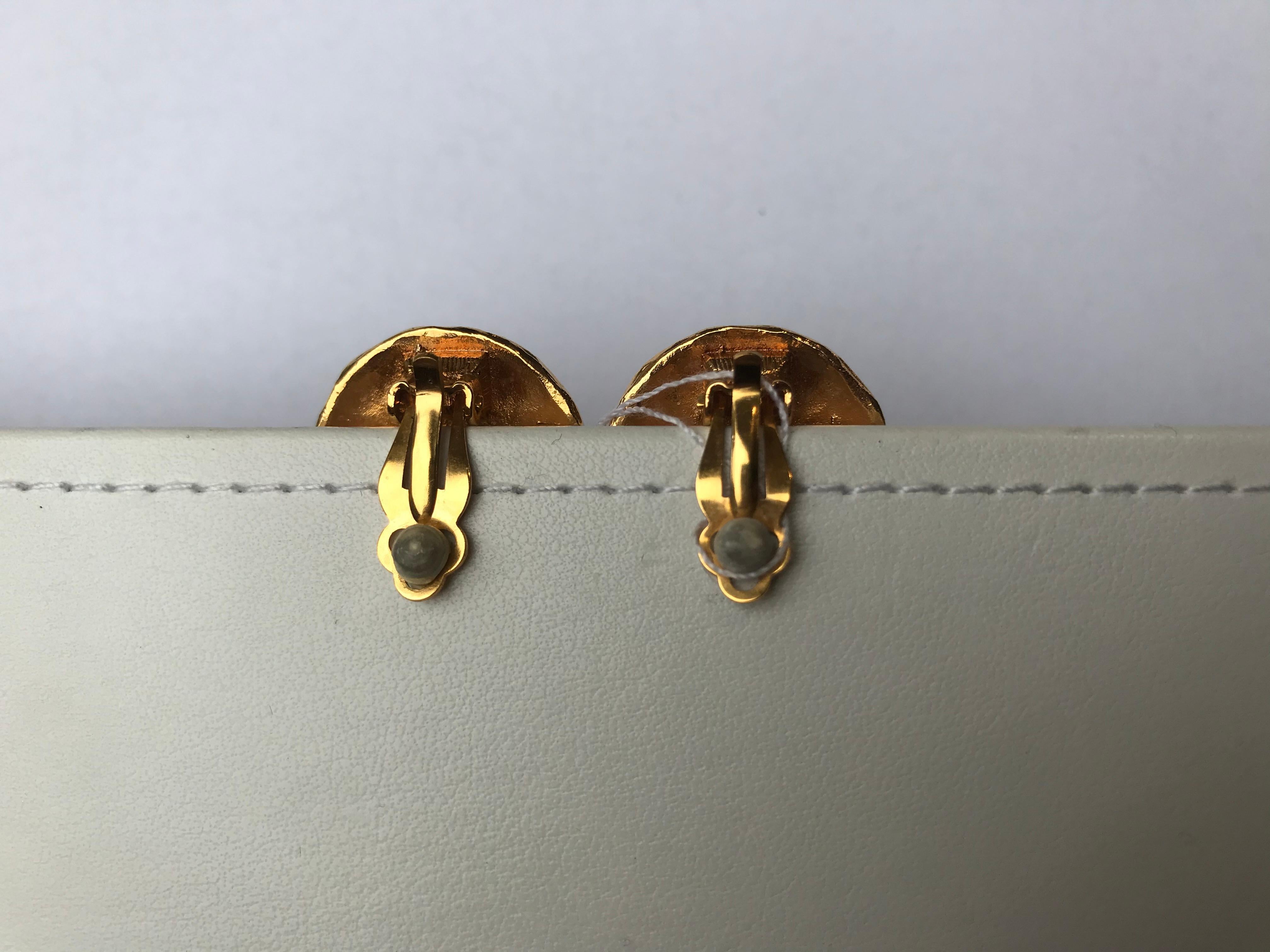 Chanel Vintage Lion Clip-On Earrings For Sale 1